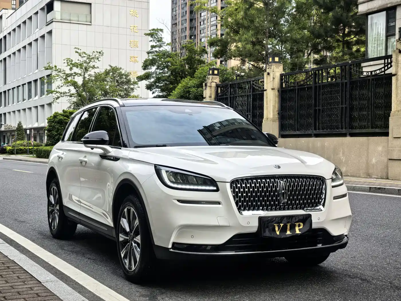 LINCOLN ADVENTURER