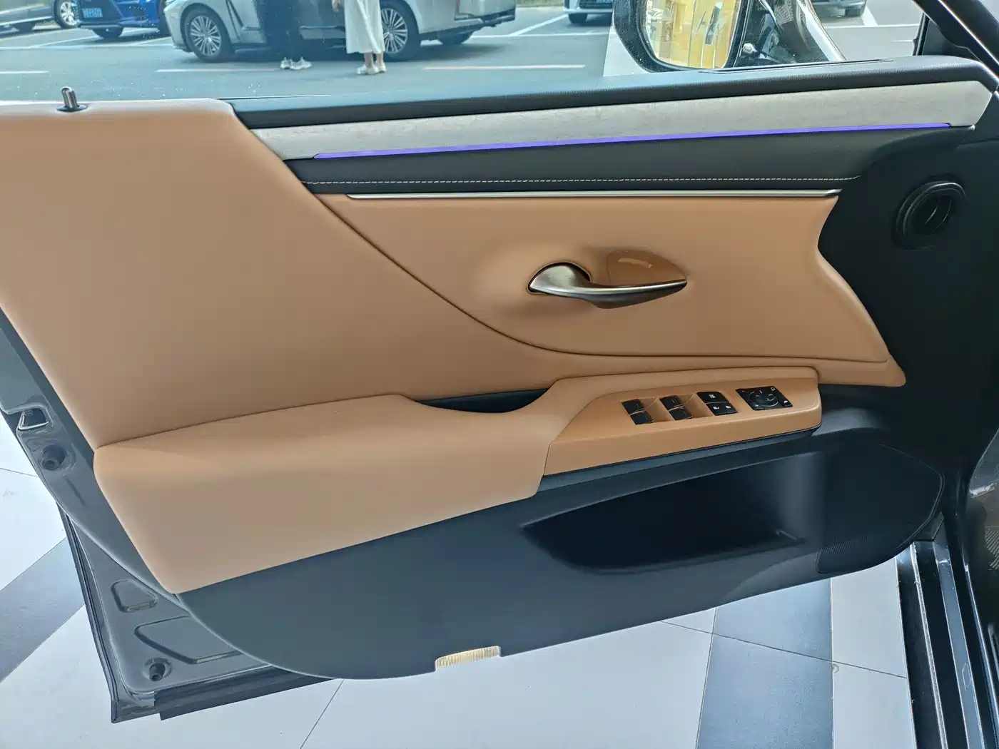 Lexus ES 2025 2025 300h Ultimate Edition