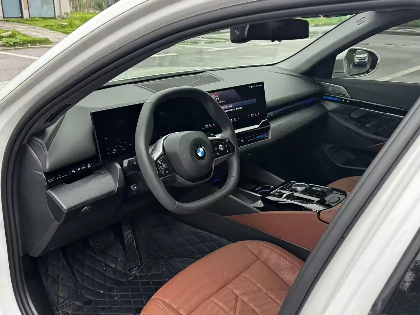BMW 5 Series 2025 525Li Luxury Package фото 9
