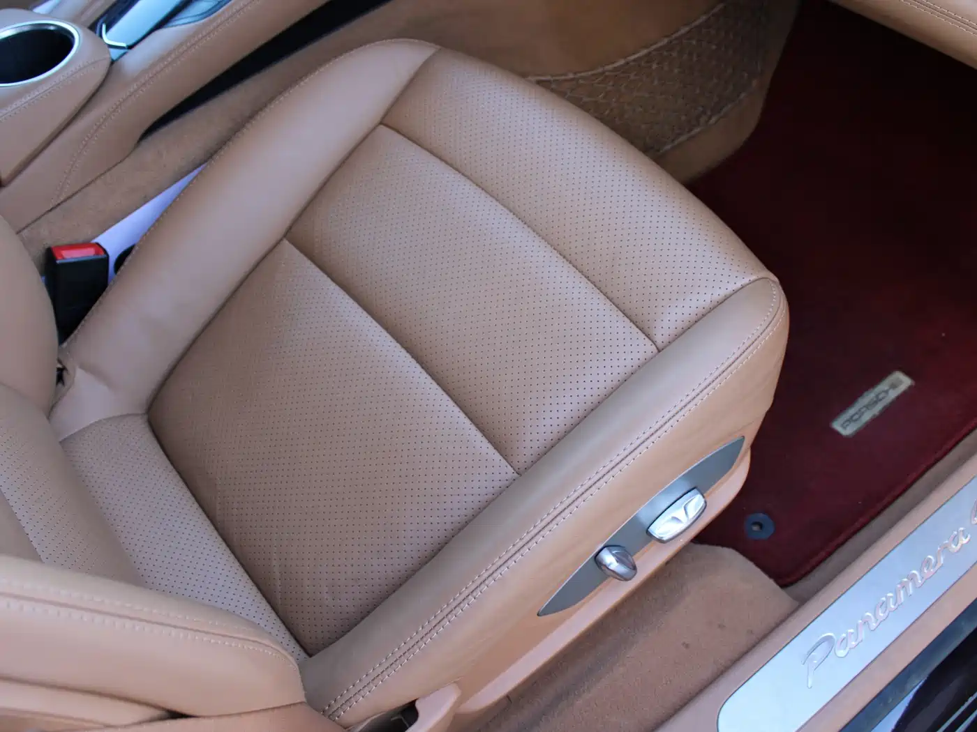 Porsche Panamera 2011 2010 Panamera 4 3.6L