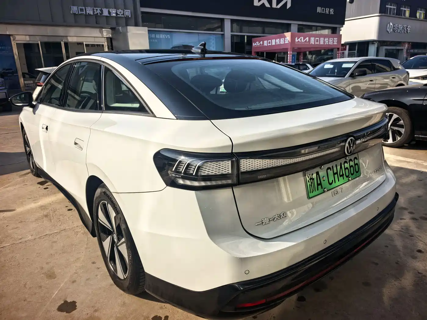 VOLKSWAGEN ID.7 VIZZION