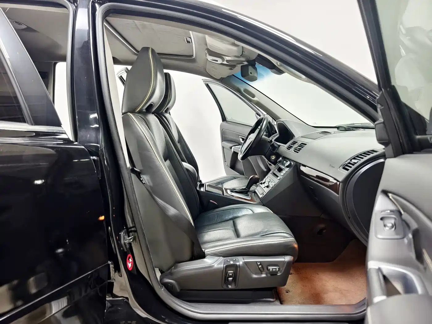 صورة 14 - Volvo XC90