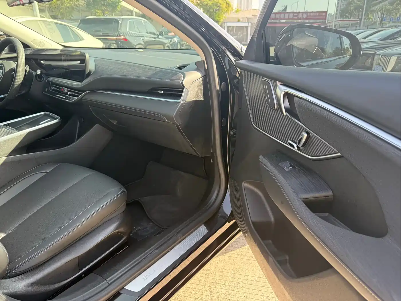Buick LaCrosse 2025 Model 28T Platinum Edition фото 16