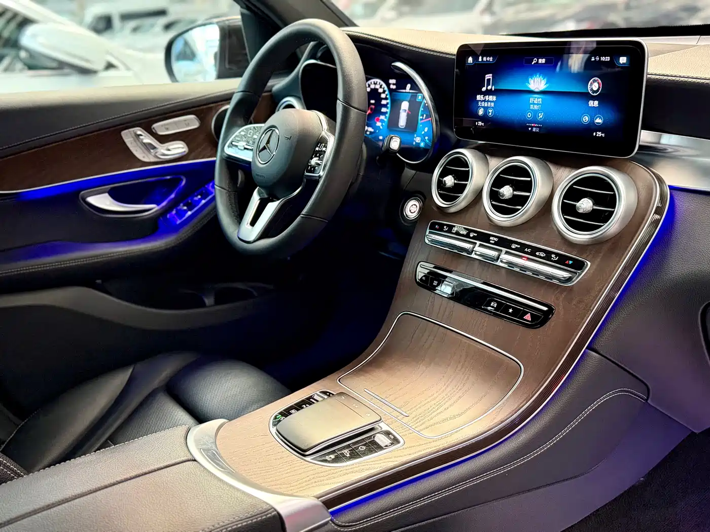 Mercedes-Benz GLC 2020 Facelift GLC 300 L 4MATIC Dynamic фото 8