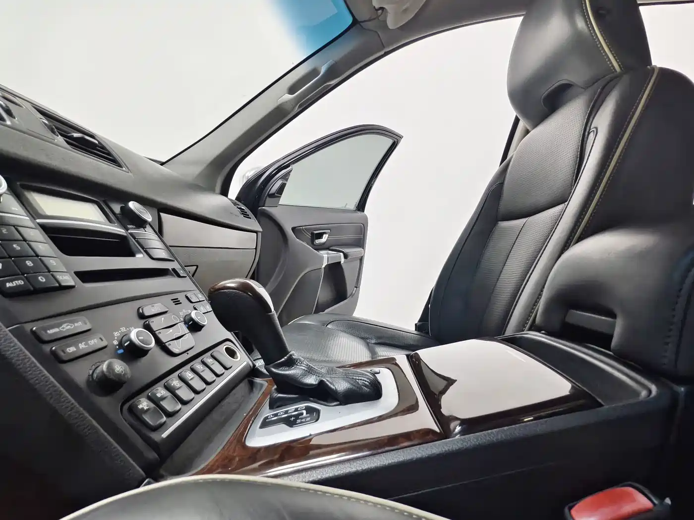 صورة 12 - Volvo XC90