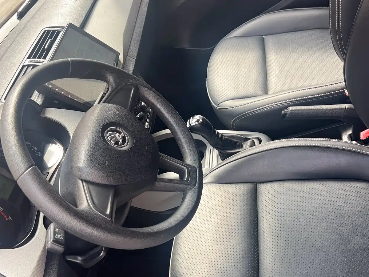 Škoda Fabia 2015 1.4L Automatic Pioneer Edition фото 6