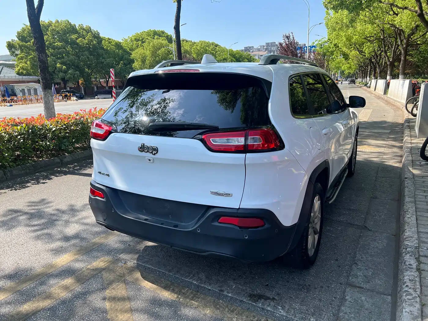 Jeep Cherokee (Import) 2015 2014 2.4L Luxury