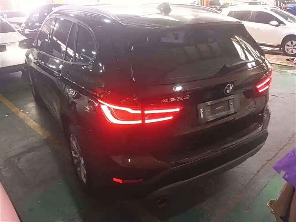 BMW X1 2016 sDrive18Li Premium Model фото 5