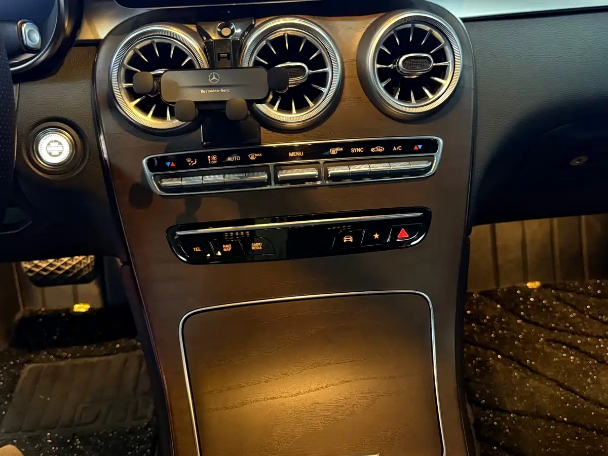 Mercedes-Benz GLC 2020 Facelift GLC 300 L 4MATIC Luxury фото 5