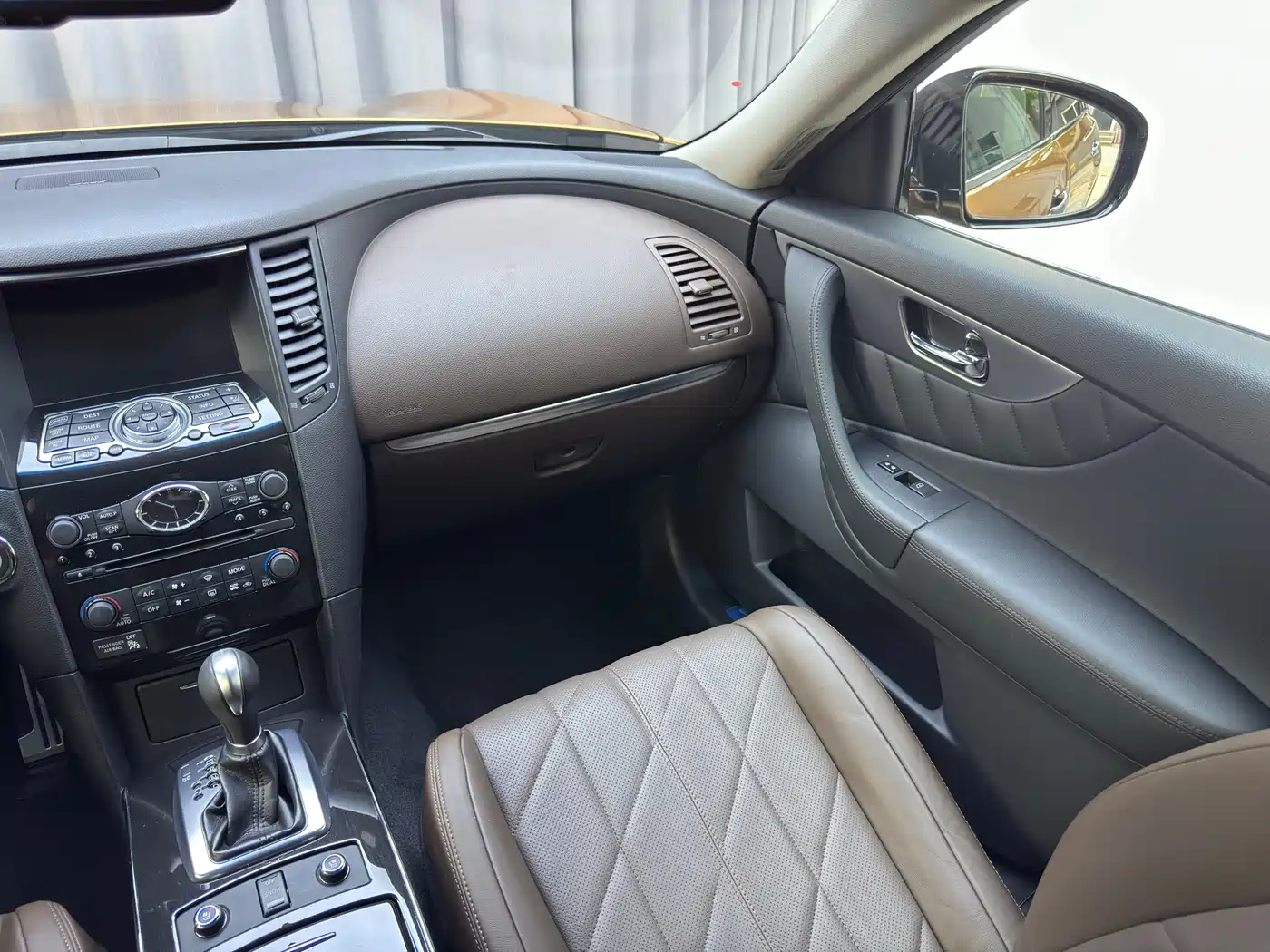 Photo 10 - Infiniti FX