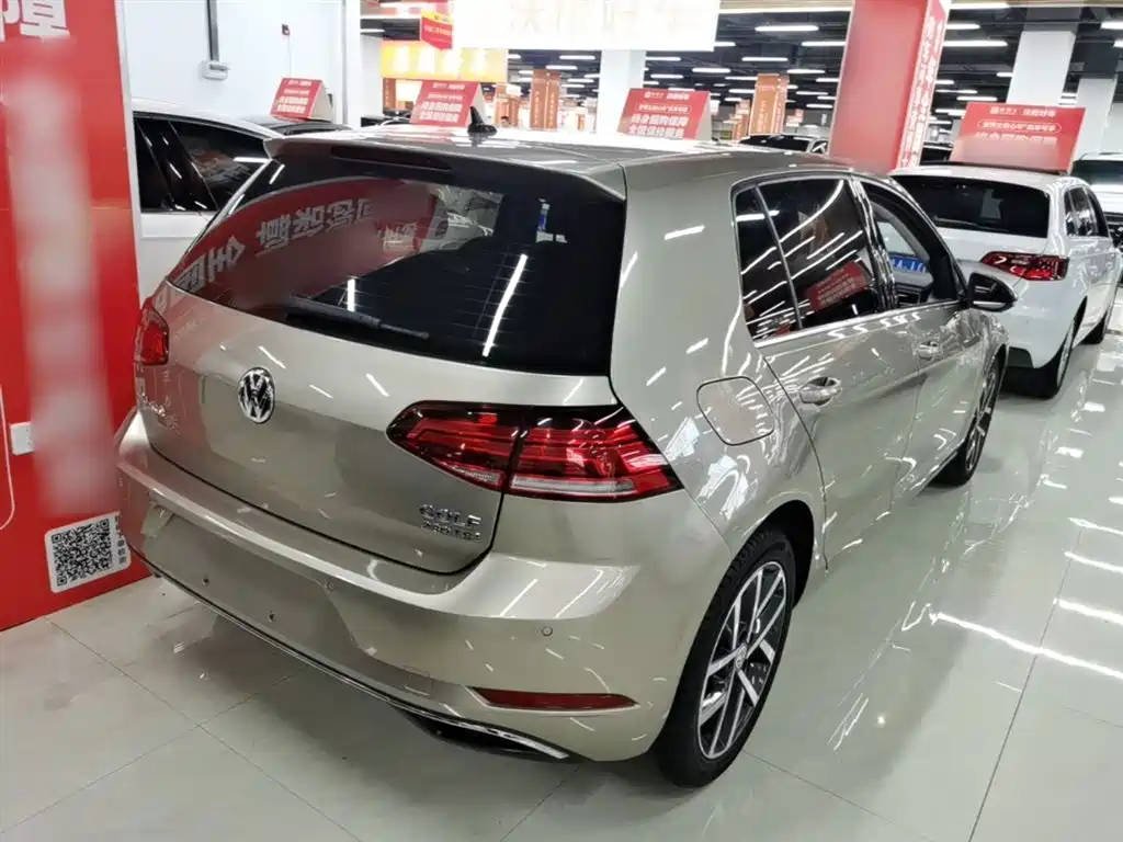 Volkswagen Golf 2020 Beloved Edition 280TSI DSG Comfort фото 7