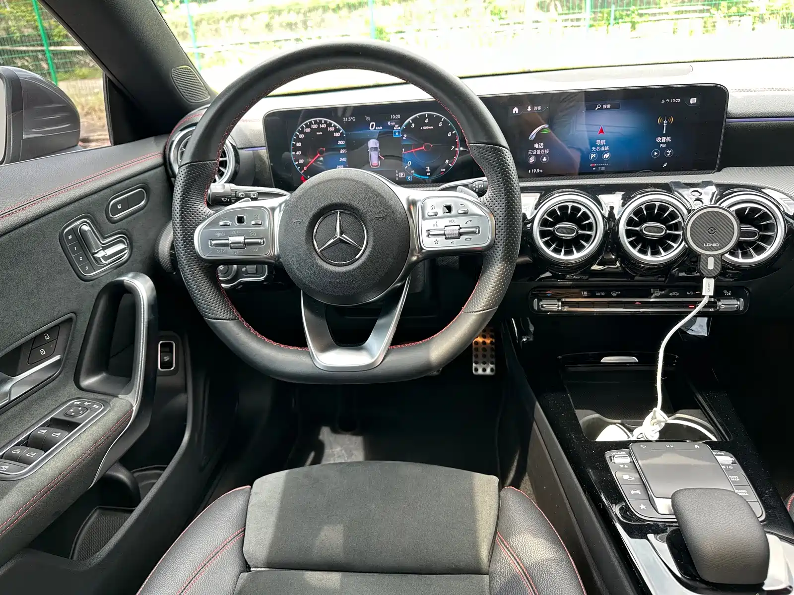 Photo 8 - Mercedes-Benz CLA (Import)