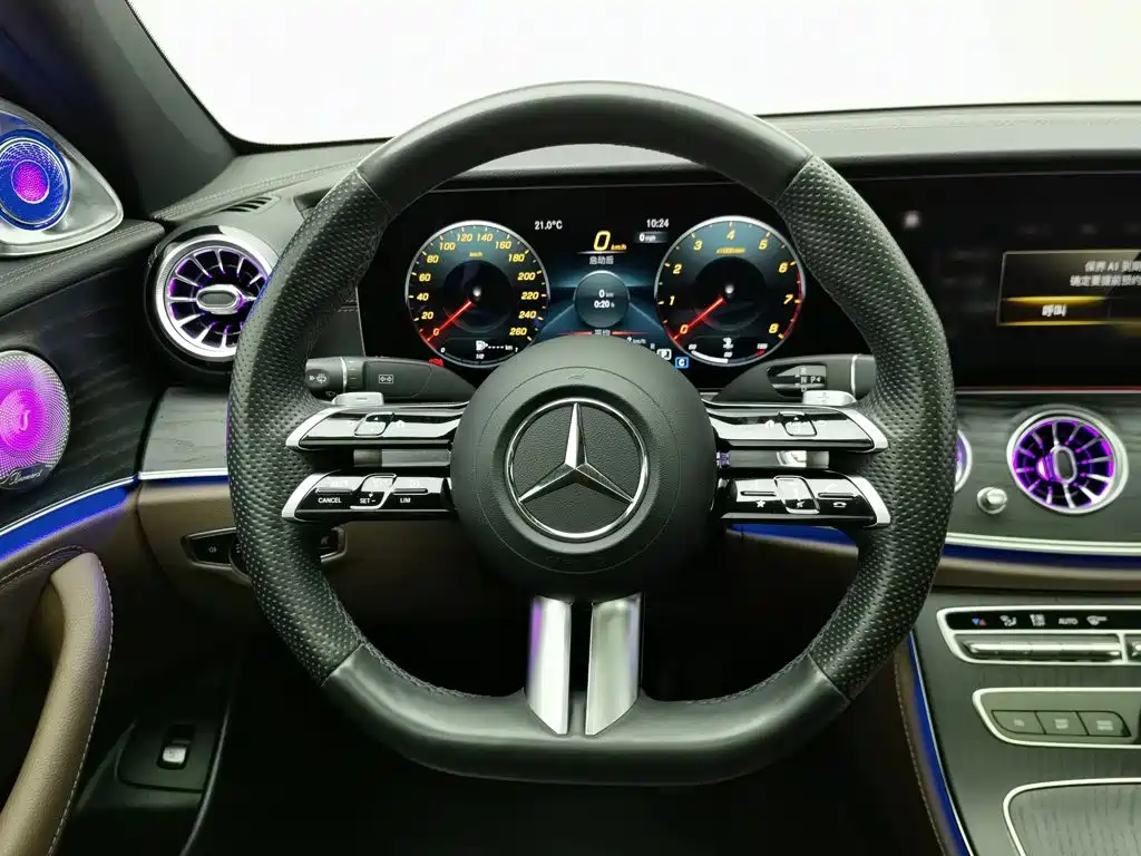 Фото 11 - Mercedes-Benz E-Class