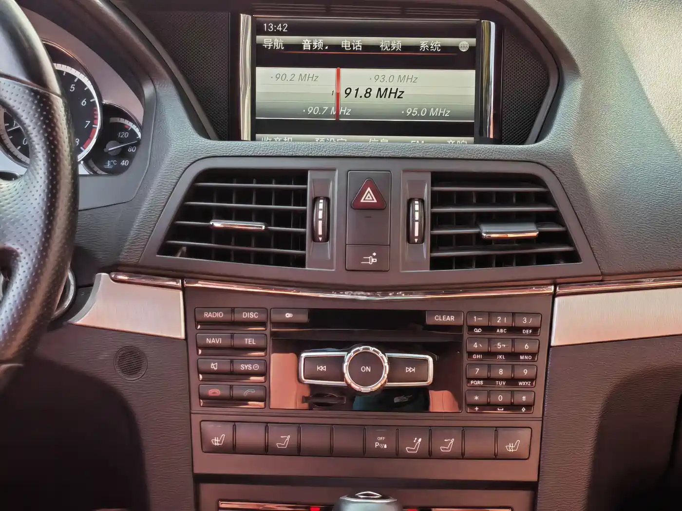 Mercedes-Benz E-Class (Import) 2012 E 260 CGI Convertible фото 21