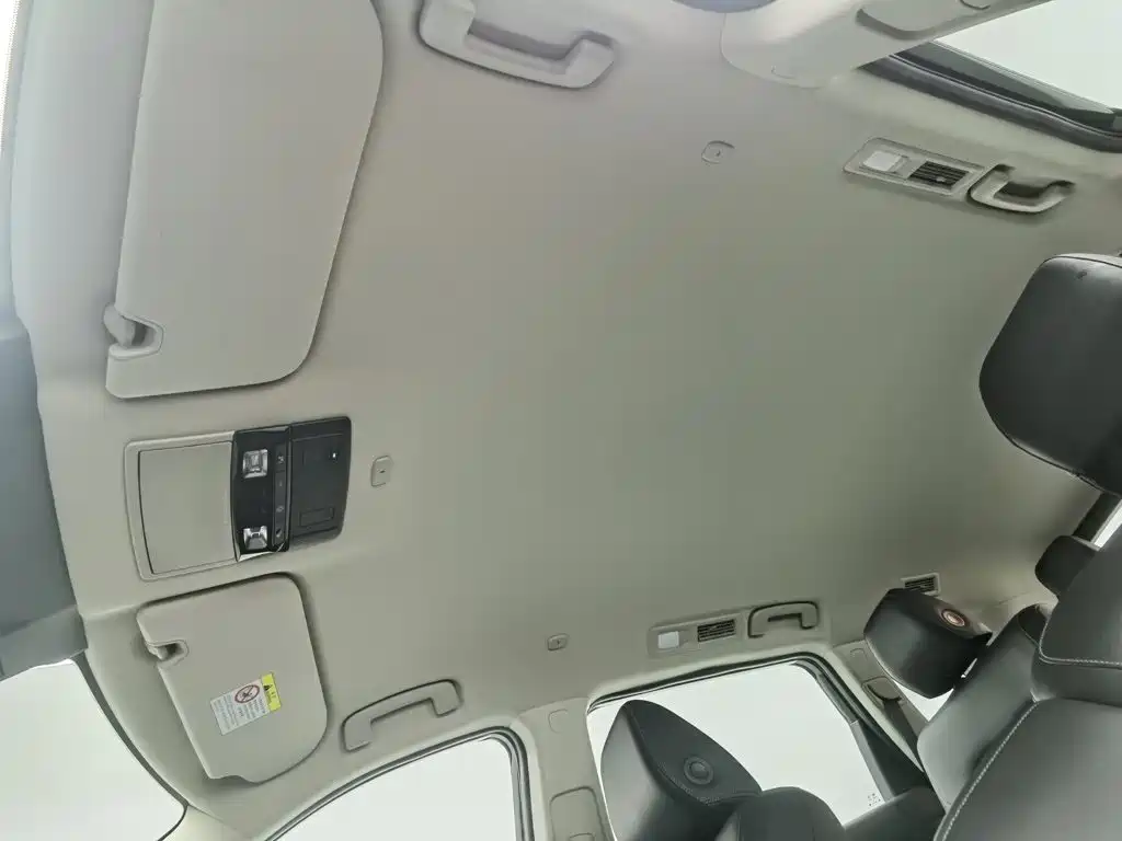 Nissan Terra, миниатюра 14