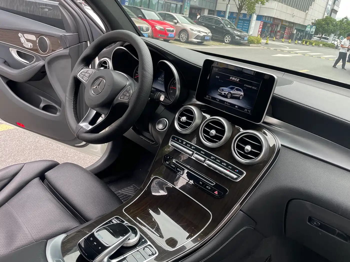 Mercedes-Benz GLC 2017 GLC 260 4MATIC Dynamic фото 15