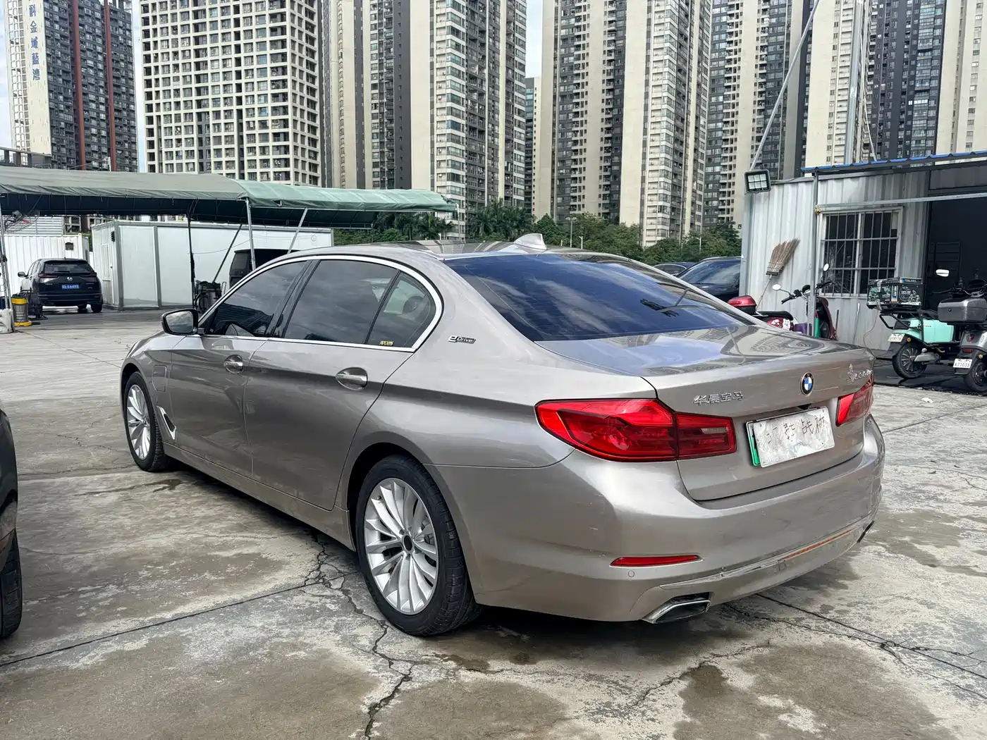 BMW 5 Series New Energy 2019 530Le Luxury Package фото 9