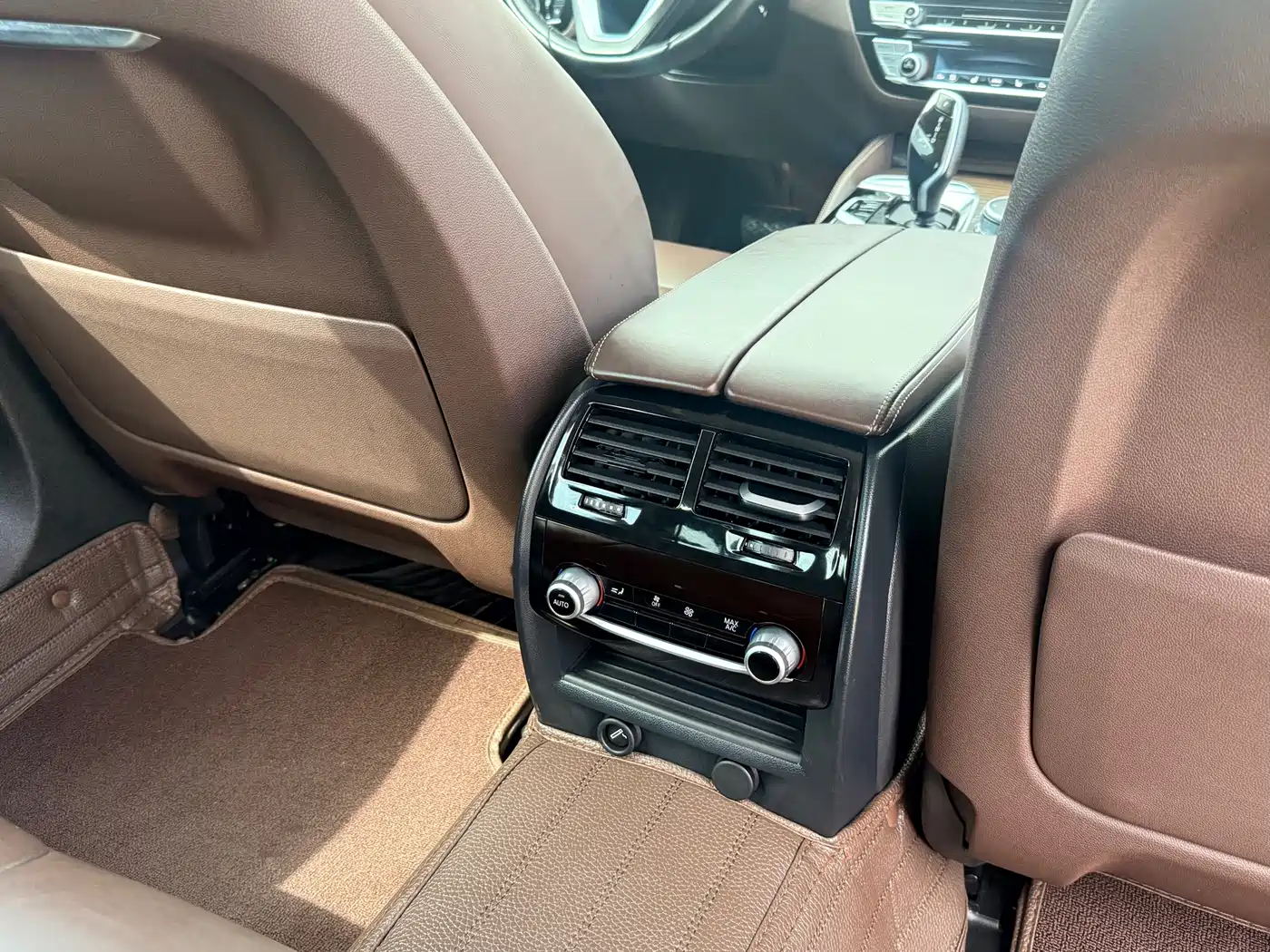 BMW 5 Series New Energy 2019 530Le Luxury Package фото 14