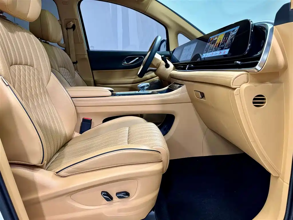 Voyah Auto Voyah Dreamer 2022 Low-carbon Dream+Smart Package фото 18