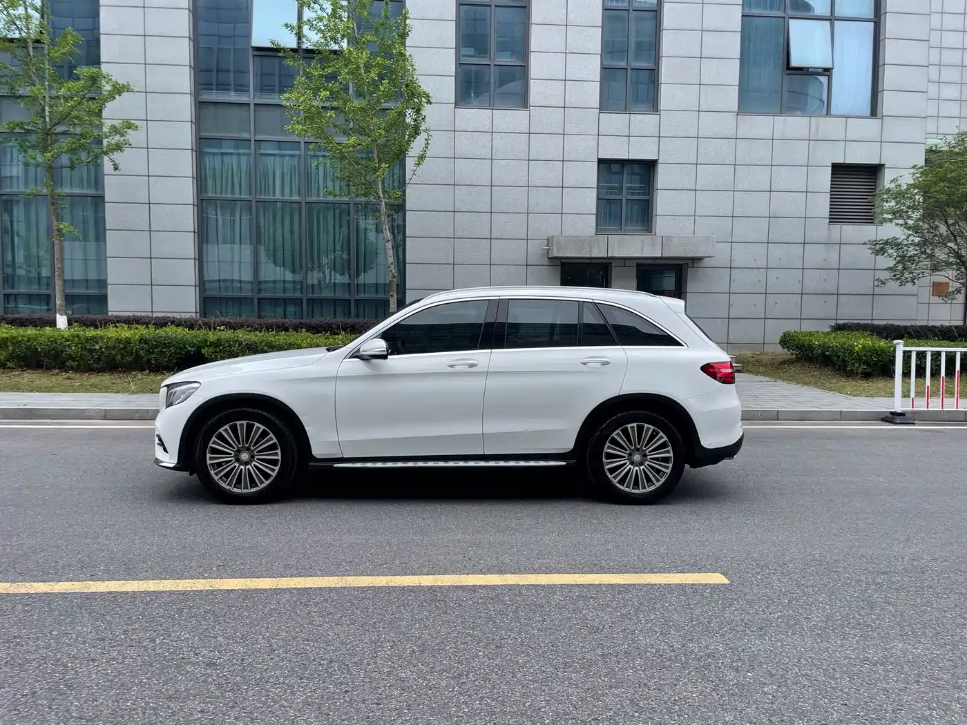 Mercedes-Benz GLC 2017 GLC 260 4MATIC Dynamic фото 4