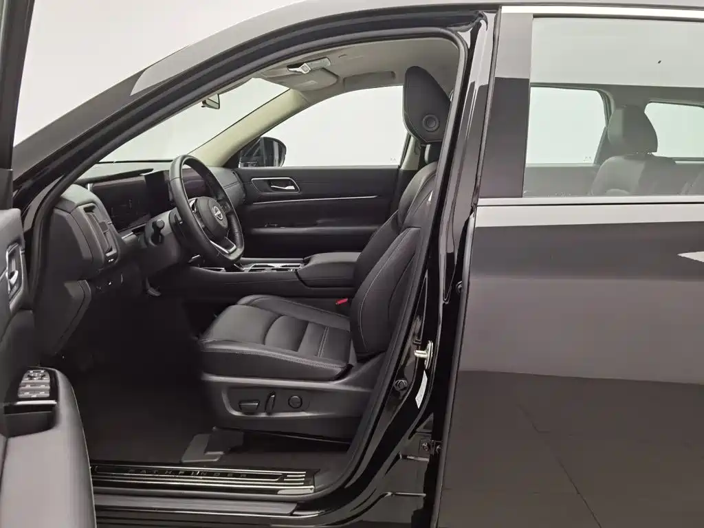 Nissan Terra, миниатюра 10