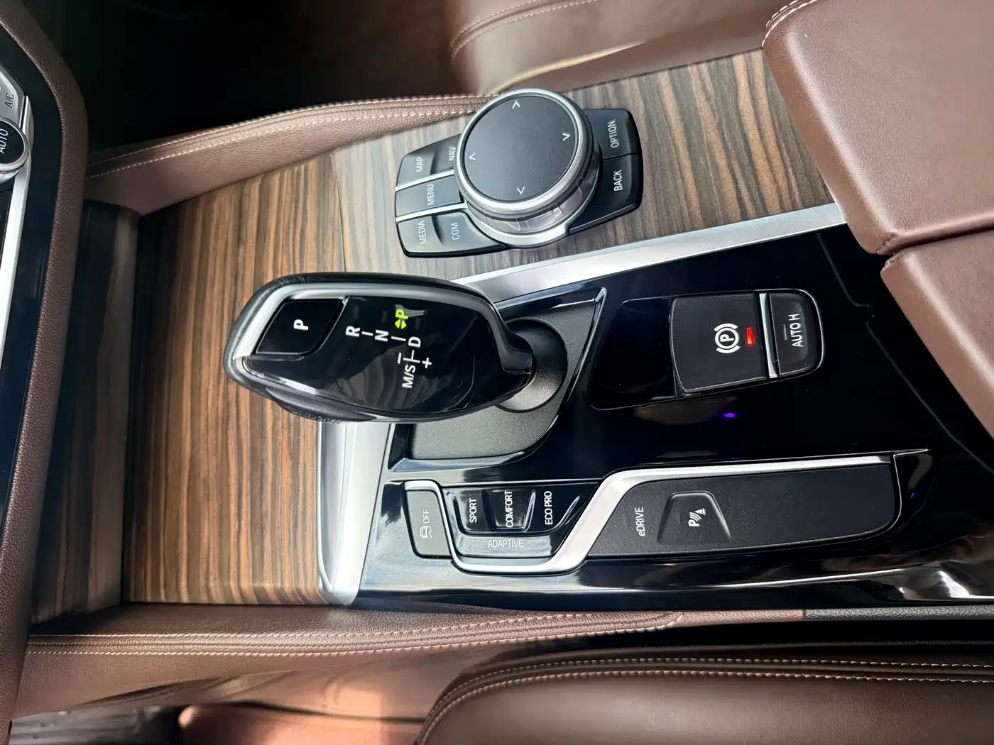 BMW 5 Series New Energy 2019 530Le Luxury Package фото 19