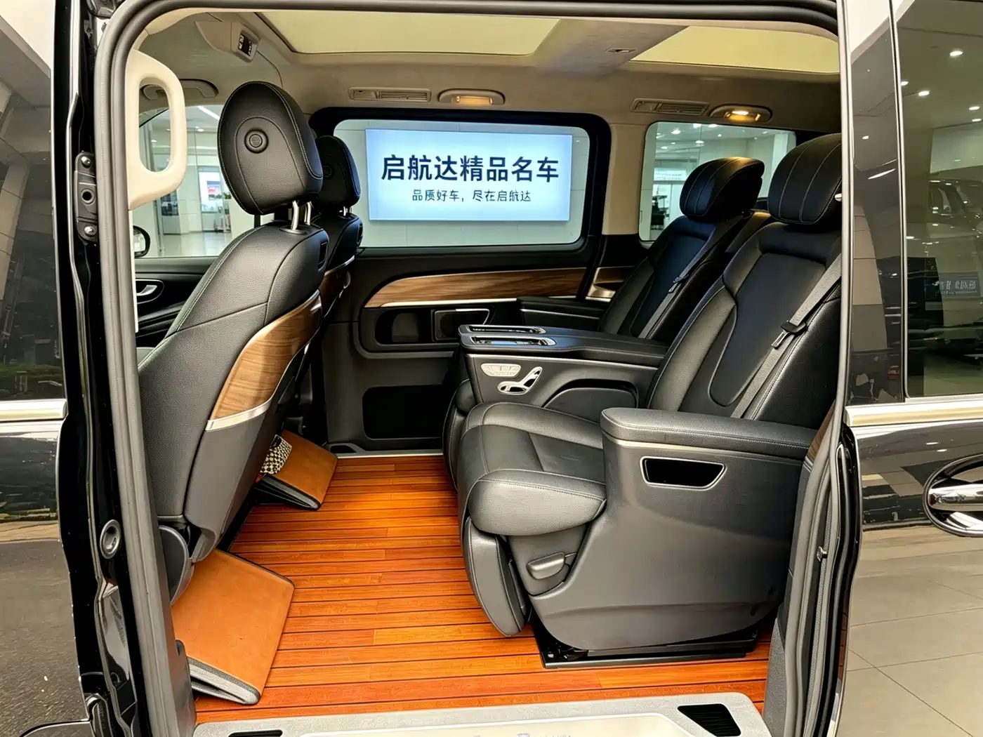 Mercedes-Benz V-Class 2022 V 260 L Long Wheelbase Luxury Edition фото 10