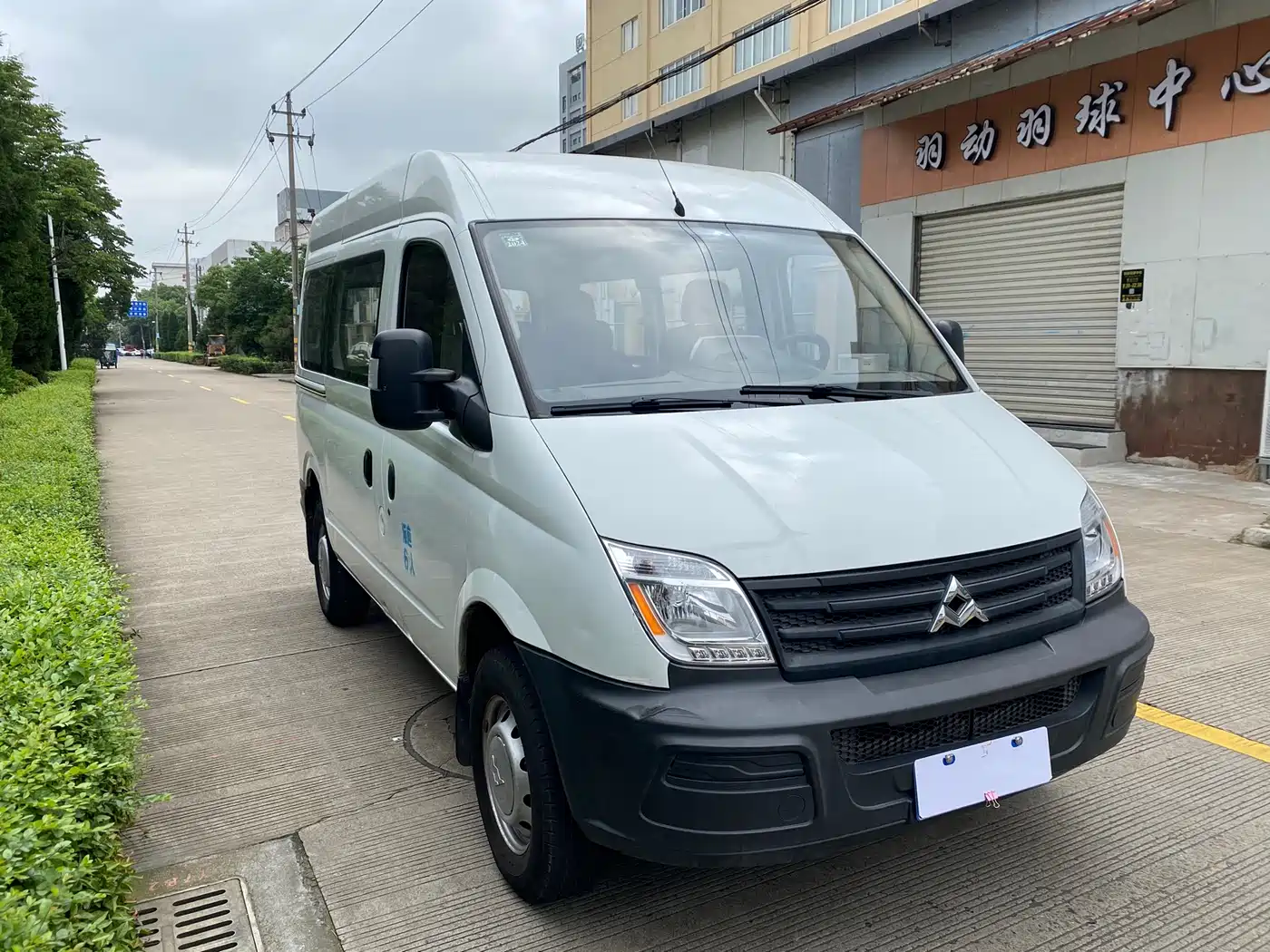 SAIC Maxus Xintu V80 2011 Model 2.5T Short Wheelbase Medium Roof Transport Elite Edition фото 18