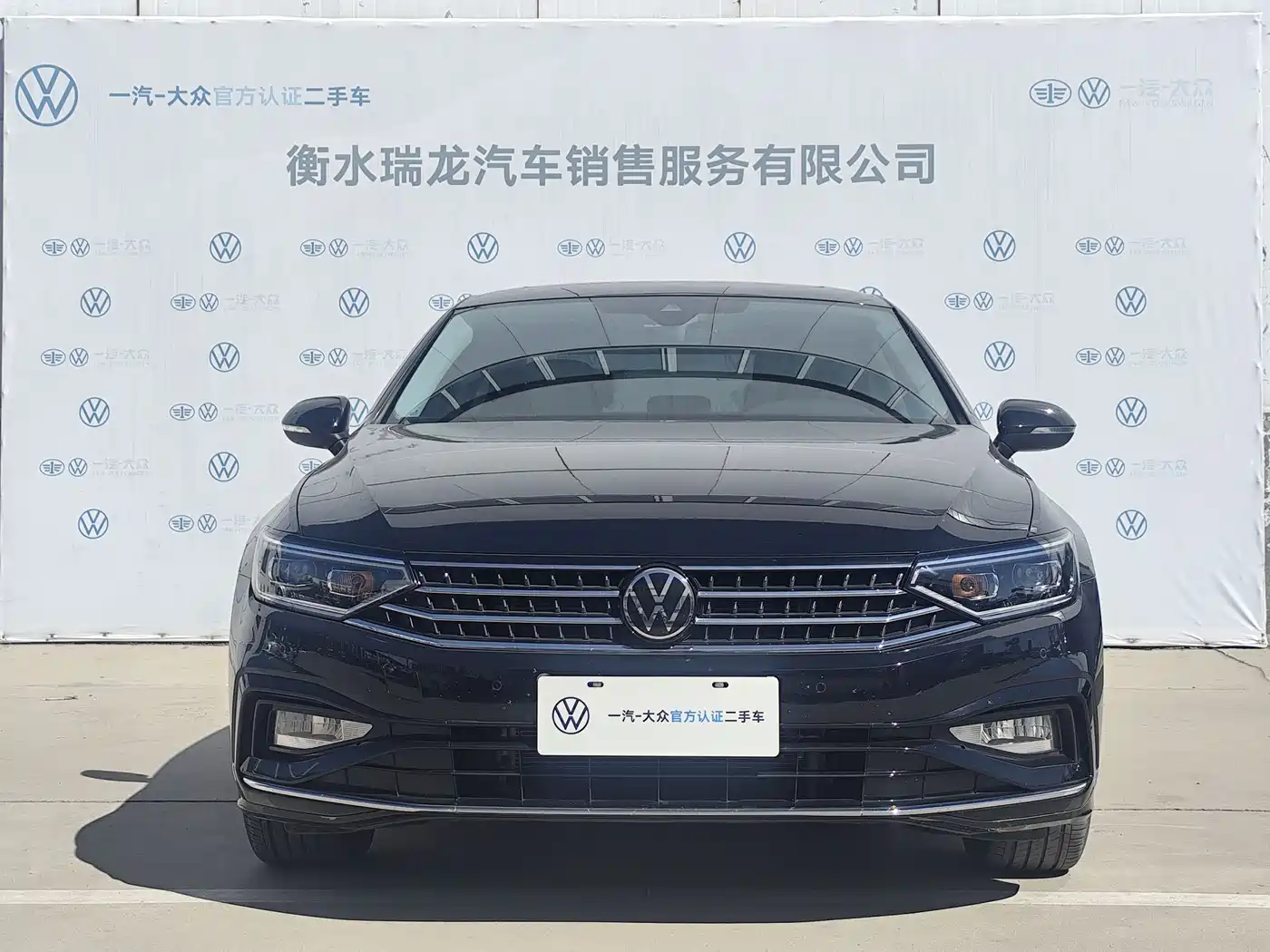 Volkswagen Magotan 2023 Model 2 Million Commemorative Edition 330TSI DSG Luxury фото 3