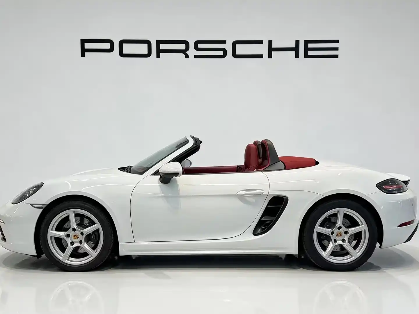 صورة 3 - Porsche 718