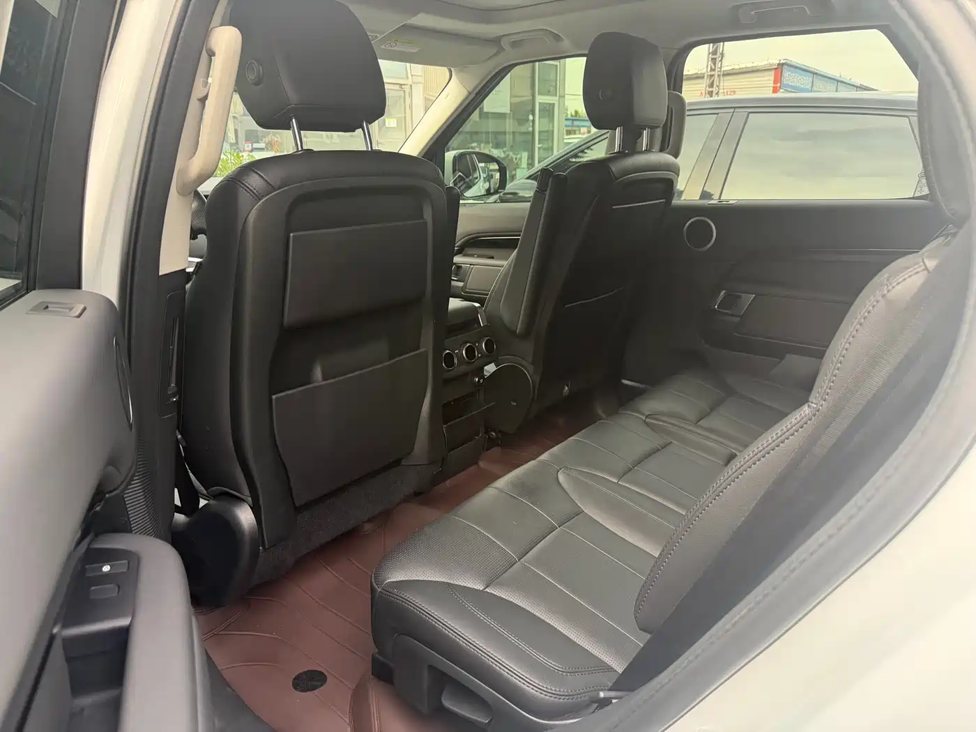 Фото 8 - Land Rover Discovery