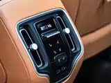 Фото 16 - Aston Martin DBX