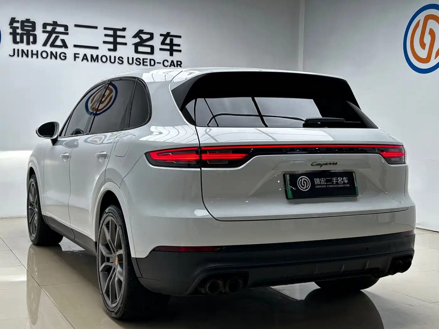 Porsche Cayenne New Energy 2023 Cayenne E-Hybrid 2.0T Platinum Edition фото 28