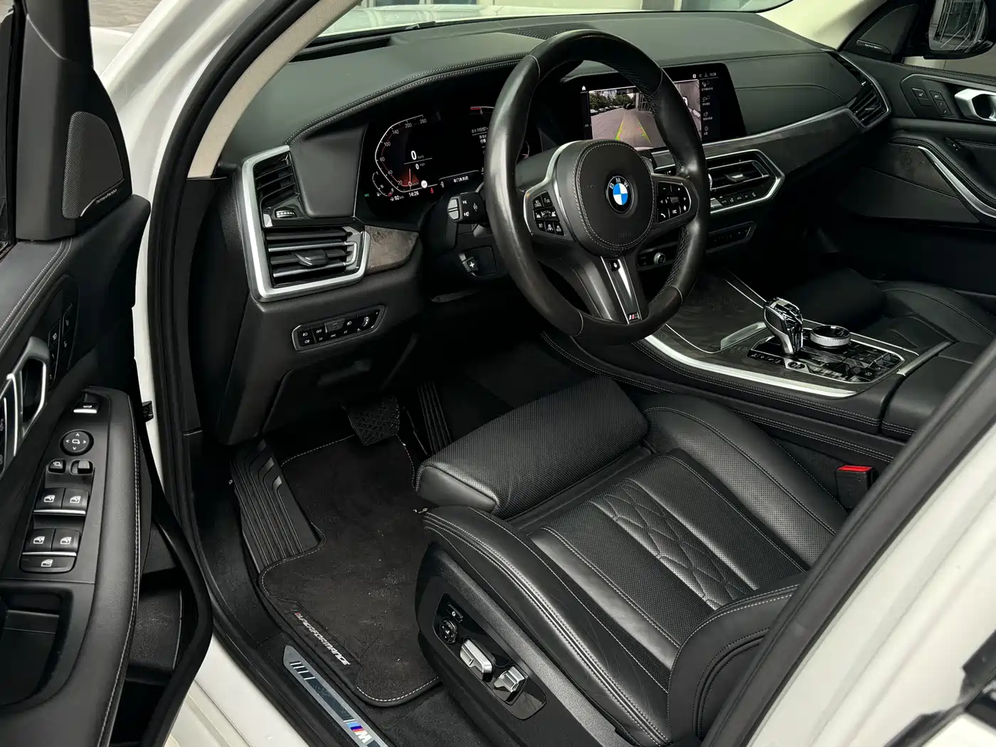 BMW X5 (Import) 2019 xDrive40i Exclusive M Sport Package фото 14
