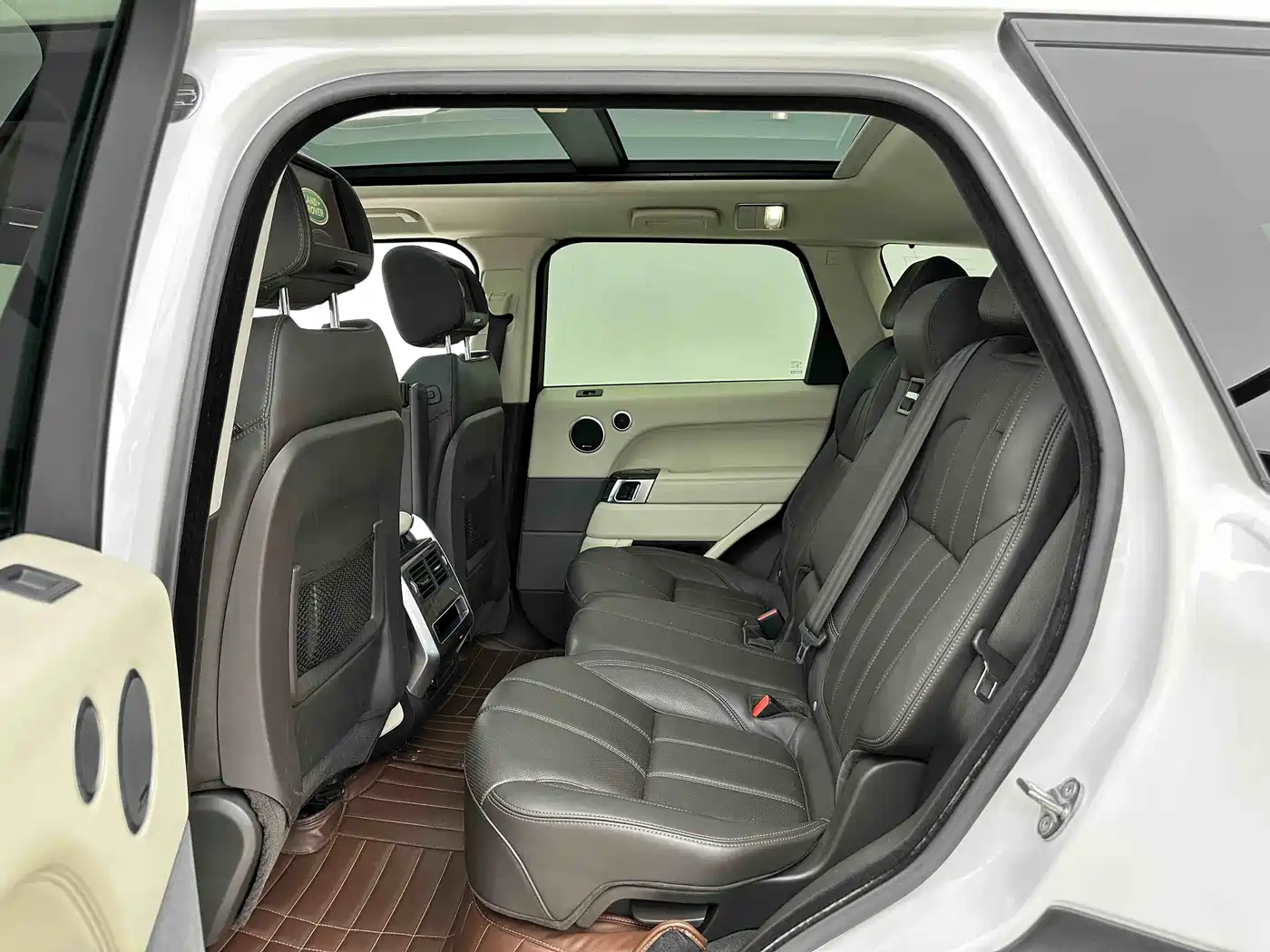 Land Rover Range Rover Sport 2015 3.0 SC V6 HSE фото 8