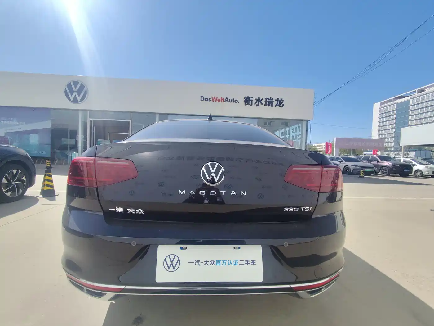Volkswagen Magotan 2023 Model 2 Million Commemorative Edition 330TSI DSG Luxury фото 10