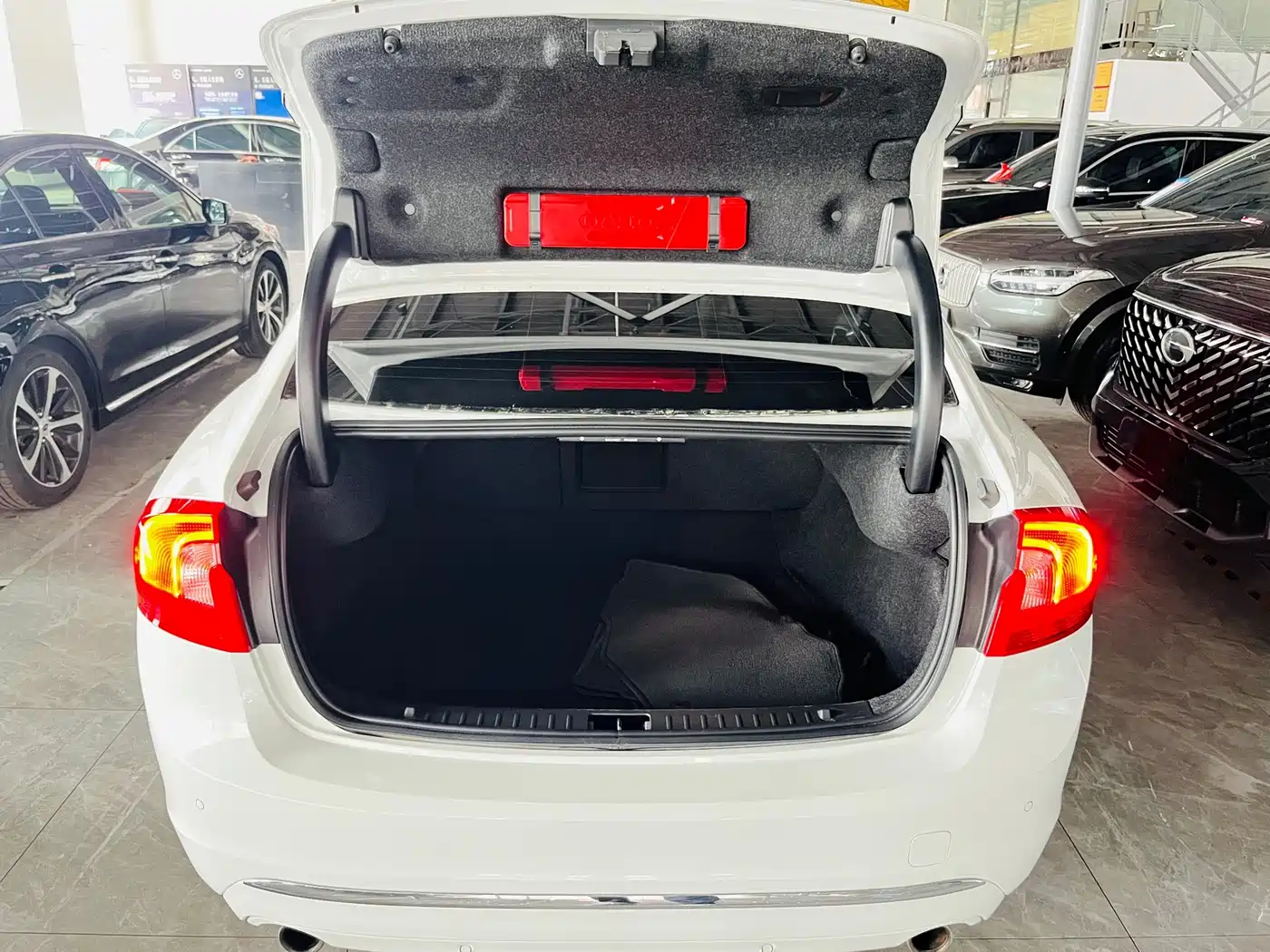 Фото 5 - Volvo S60