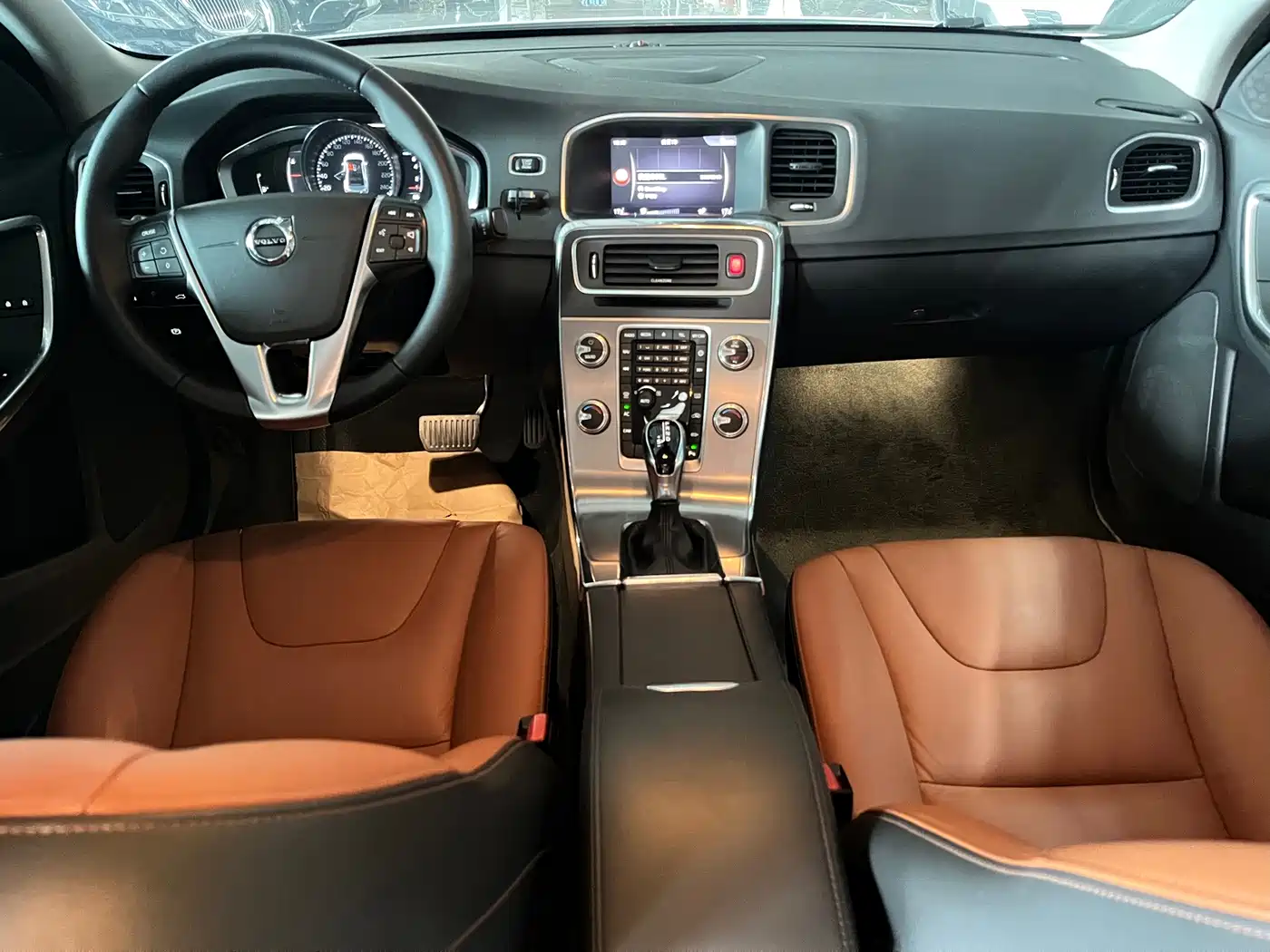 Фото 11 - Volvo S60