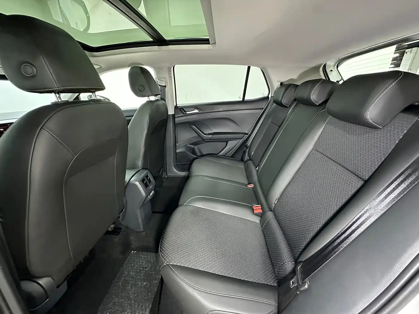 Volkswagen Tacqua 2023 2021 1.5L Automatic Smart Connect Edition