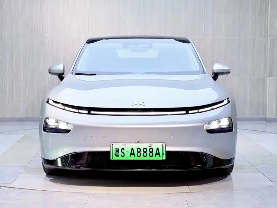 Фото 2 - XPeng P7