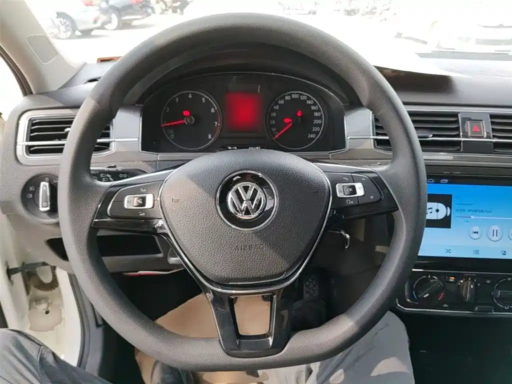 Volkswagen Santana 2018 1.5L Manual Comfort Edition фото 11