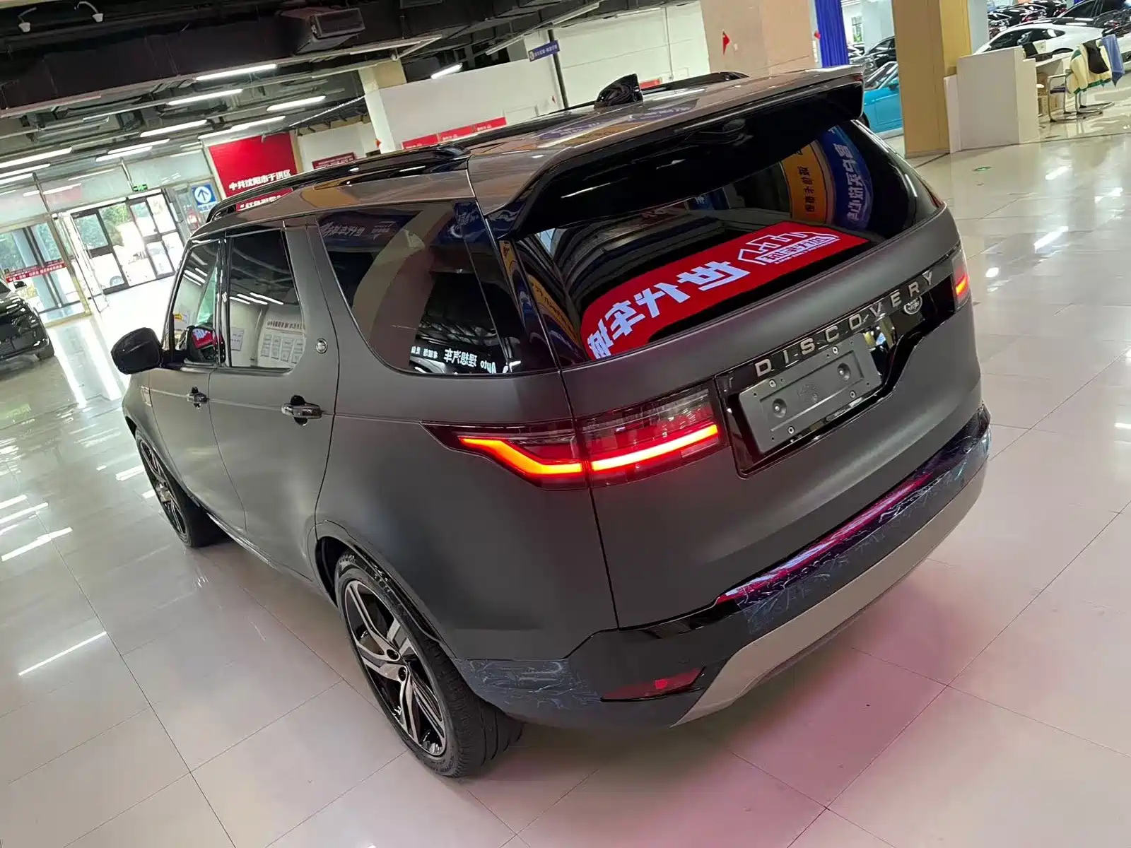 Фото 10 - Land Rover Discovery