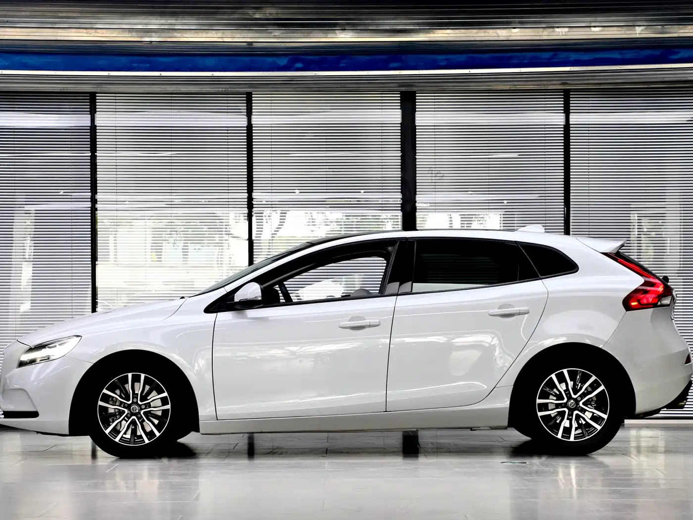 Volvo V40 2019 2018 T3 Inscription Edition