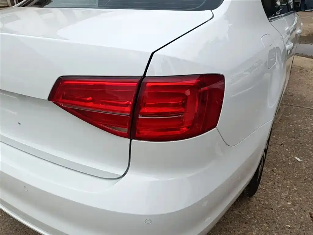 Volkswagen Sagitar 2017 1.6L Automatic Comfort фото 8