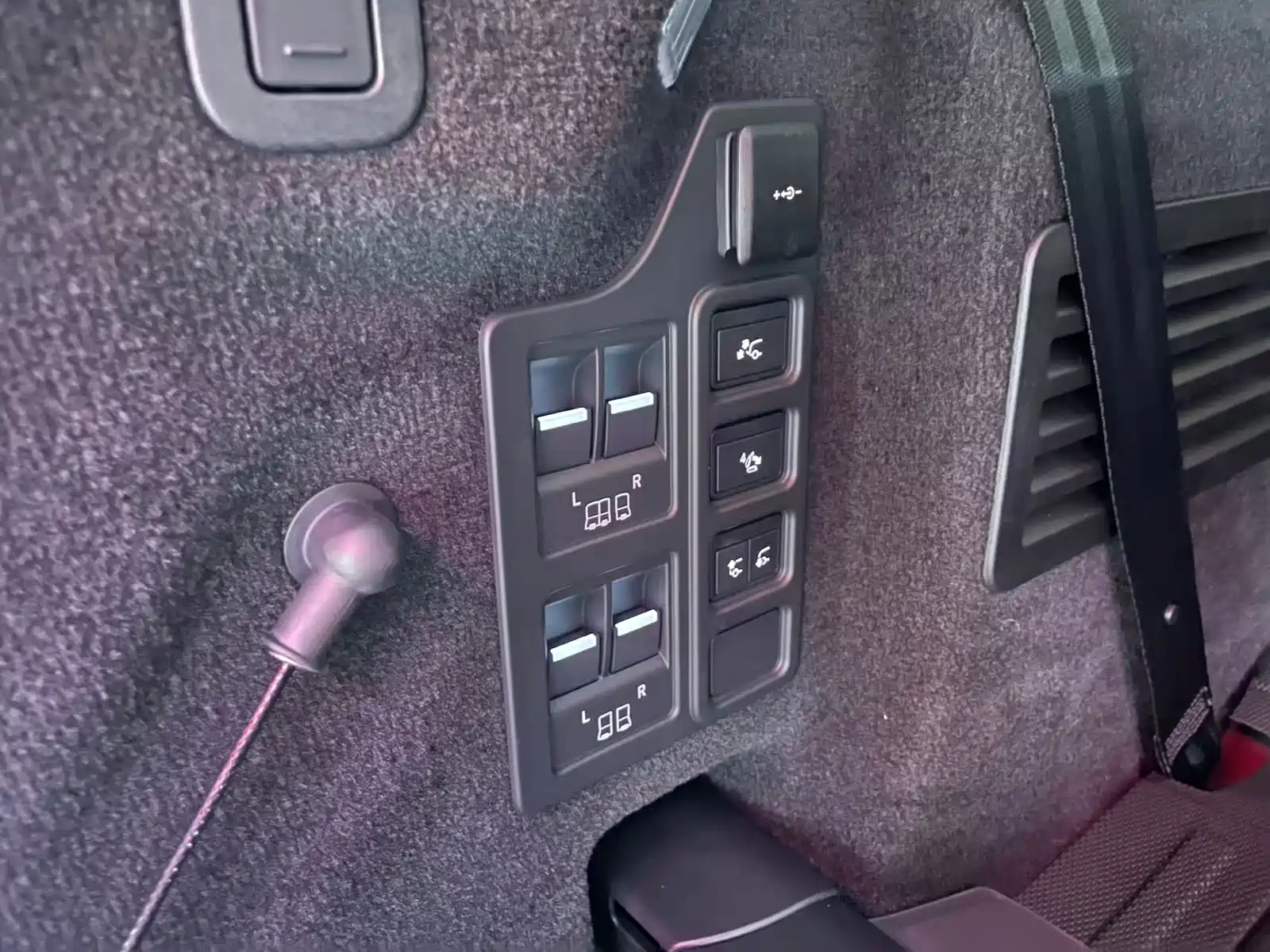 Фото 38 - Land Rover Discovery