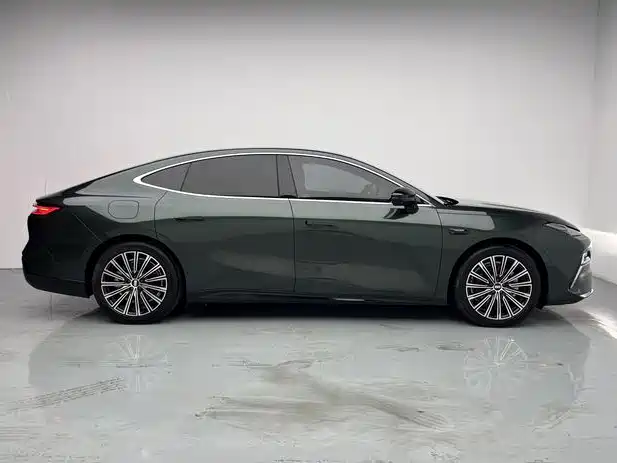 Geely Galaxy Galaxy Xingyao 8 2025 2025 Model 130km EM-i Flagship Edition