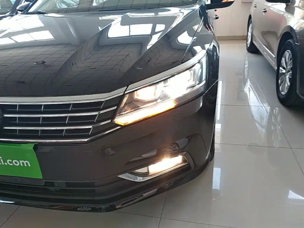 Volkswagen Passat 2017 330TSI DSG Prestige фото 24