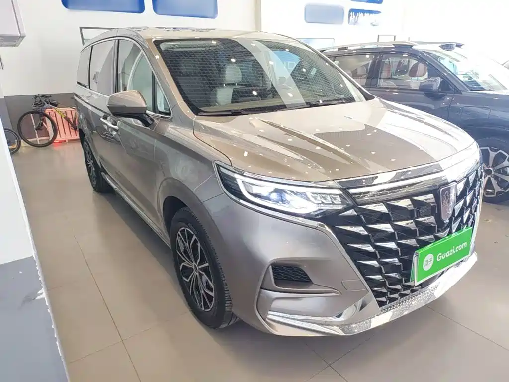 Roewe iMAX8 EV 2024 2025 1.5T DMH Land Luxury Edition