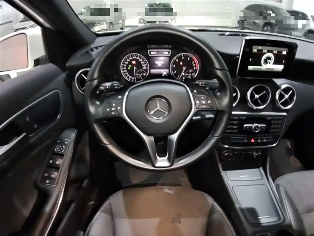 Mercedes-Benz A-Class (Import) 2015 A 180 фото 11