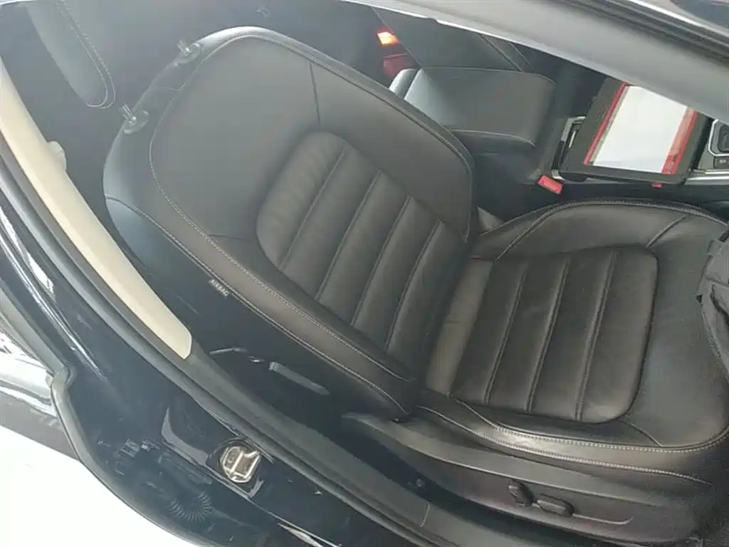 Volkswagen Passat 2017 330TSI DSG Prestige фото 25